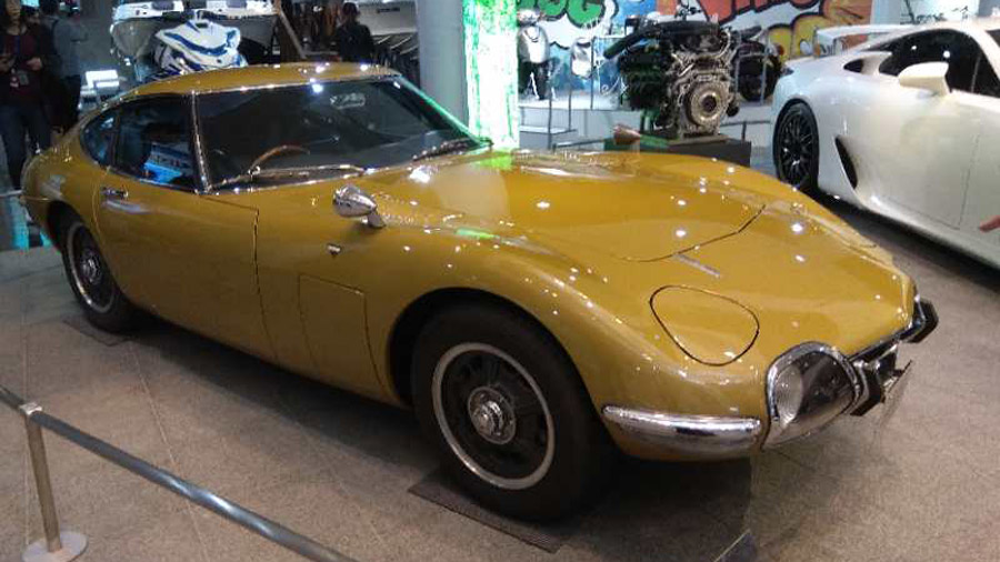 在1967年生产，使用雅马哈发动机的丰田汽车2000GT