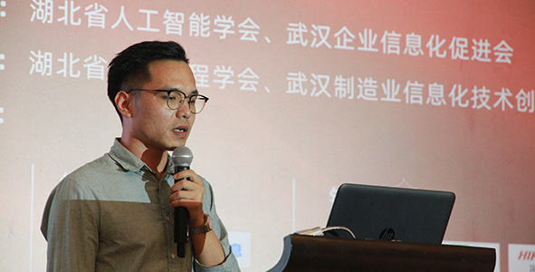 李若飞