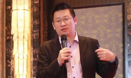 李伟